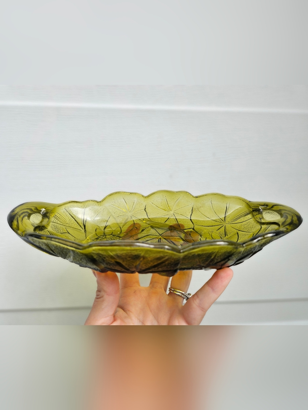 Vintage Indiana Avocado Green Glass Sunflower Dish